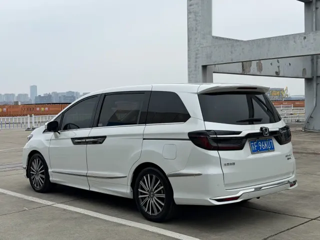 Honda Elysion — Фото автомобиля 5