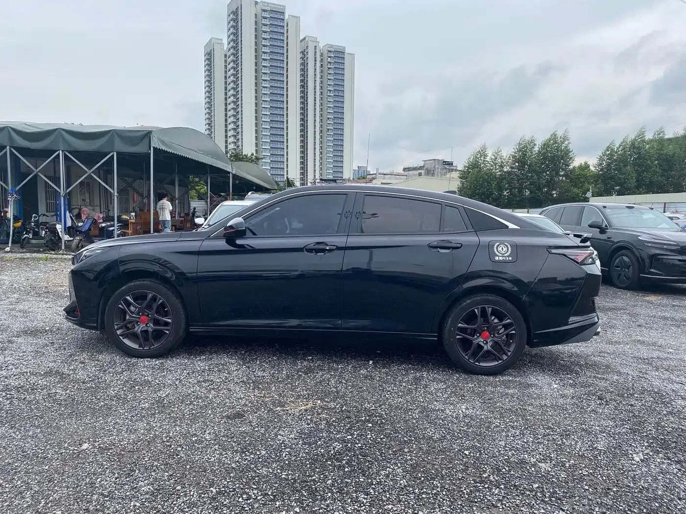 Dongfeng Aeolus Yixuan 2022 230T Auto Light-Chasing Knight Edition — Фото автомобиля 6