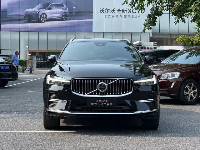 Volvo XC60 — Фото автомобиля 2