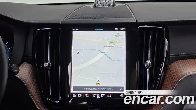Вольво XC60 — Фото автомобиля 15