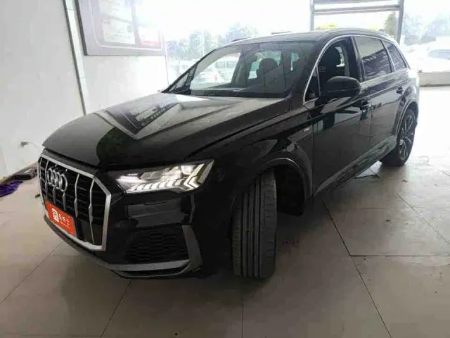 Фотография автомобиля — Audi Q7