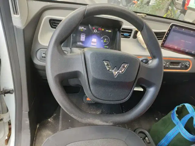 Wuling Hongguang Mini EV — Фото автомобиля 6