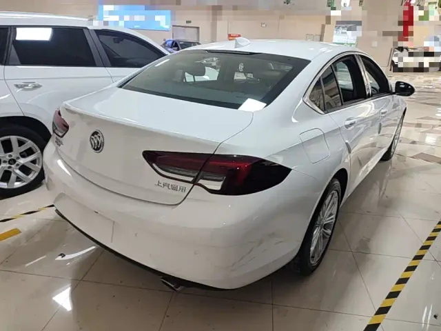 Buick Regal — Фото автомобиля 6