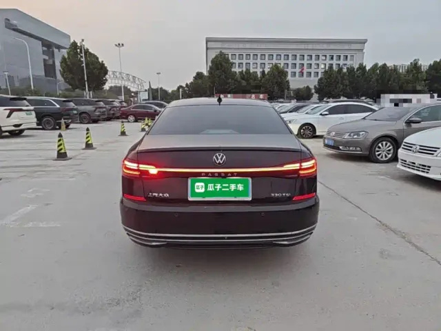 Volkswagen Passat — Фото автомобиля 5