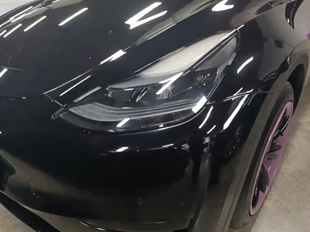Tesla Model Y — Фото автомобиля 23