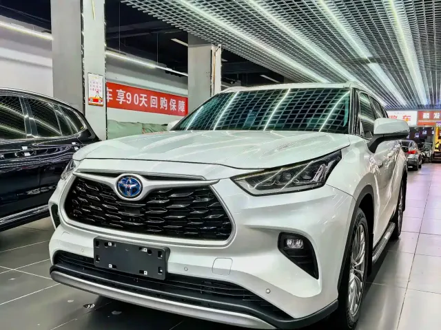 Фотография автомобиля — Toyota Highlander