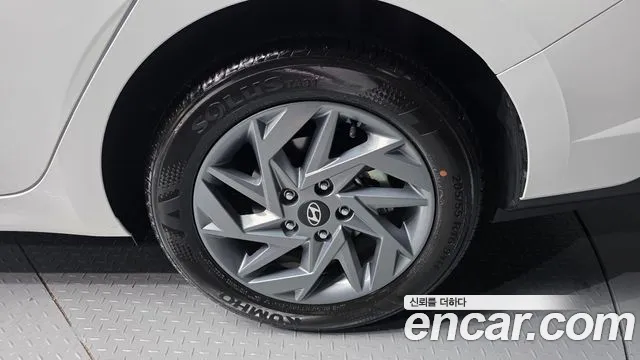 Hyundai Avante CN7 — Фото автомобиля 20