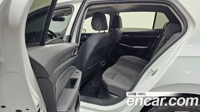 Volkswagen Golf Golf 8 поколение 2.0 TDI Prestige — Фото автомобиля 2