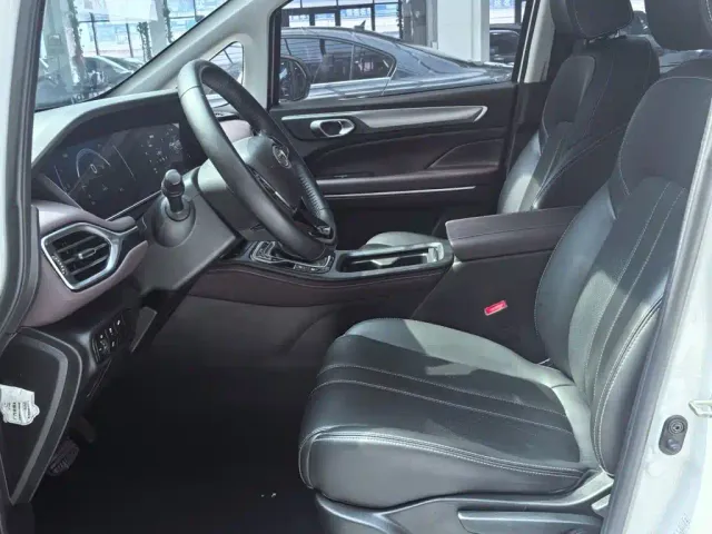 GAC Trumpchi M6 — Фото автомобиля 11