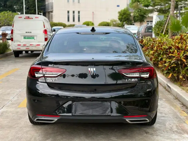 Buick Regal — Фото автомобиля 4