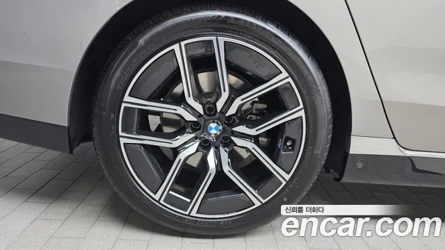 BMW 7-Series — Фото автомобиля 5