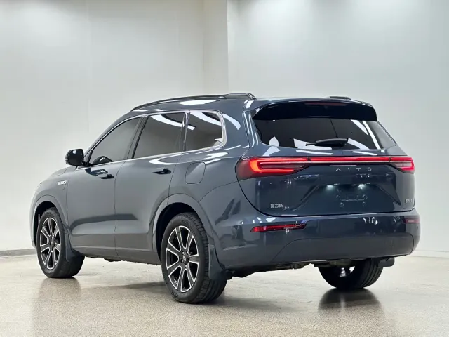 Aito M7 — Фото автомобиля 4