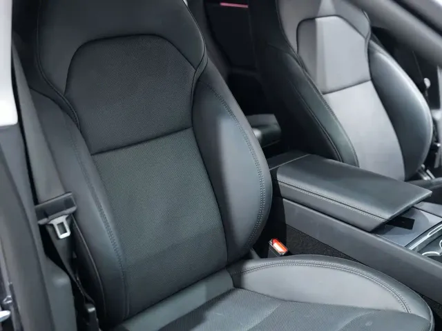 Tesla Model 3 — Фото автомобиля 7