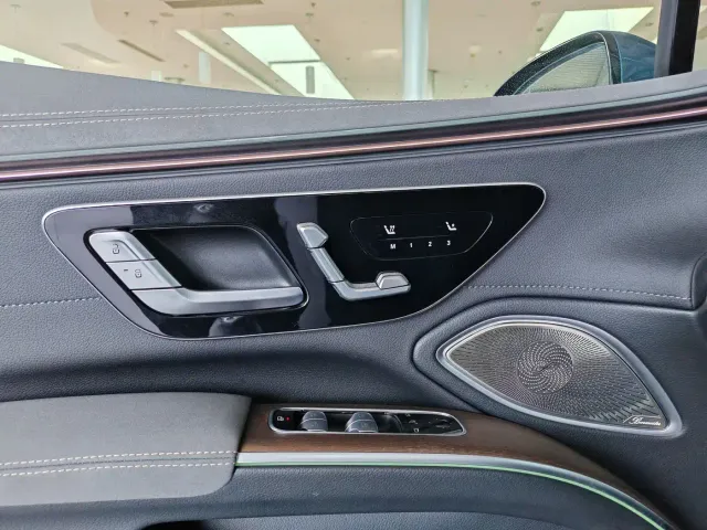 Mercedes-Benz EQS — Фото автомобиля 16