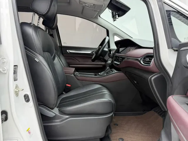 GAC Trumpchi M6 — Фото автомобиля 9