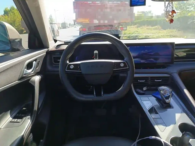Roewe RX5 — Фото автомобиля 6