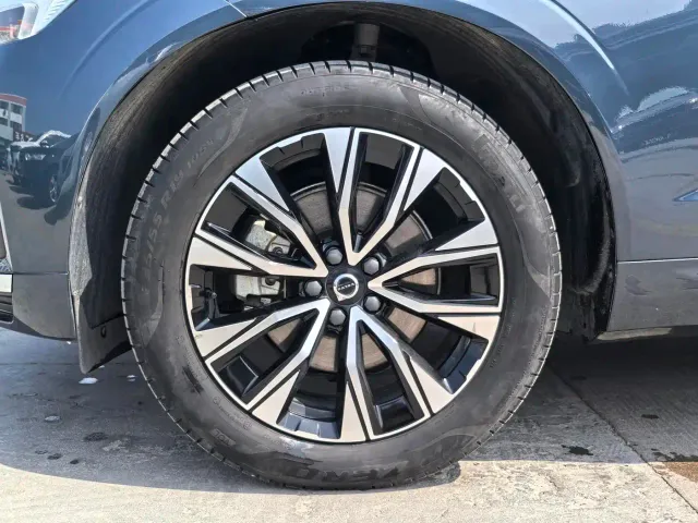 Volvo XC60 — Фото автомобиля 8