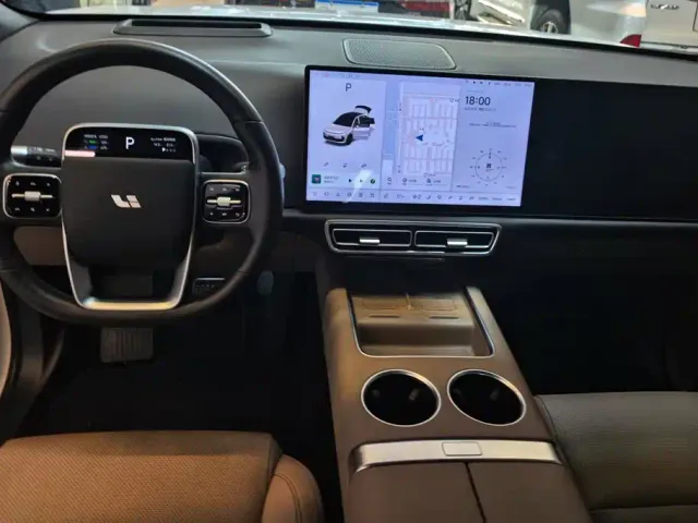Li Auto L6 — Фото автомобиля 12
