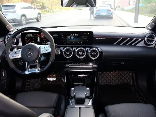 Mercedes-Benz CLA-Class AMG — Фото автомобиля 11