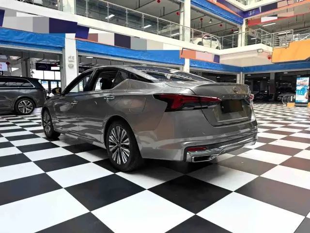 Nissan Teana — Фото автомобиля 15