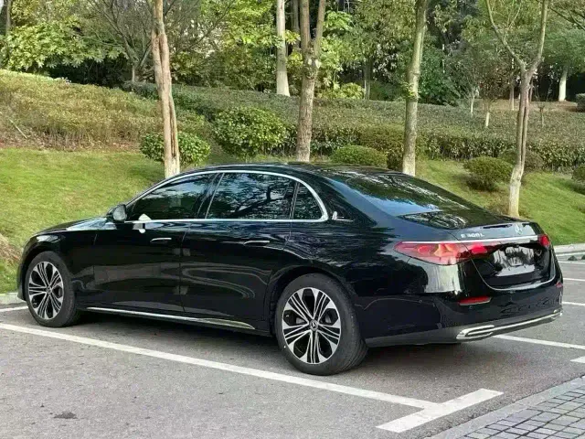 Mercedes-Benz E-Class — Фото автомобиля 9