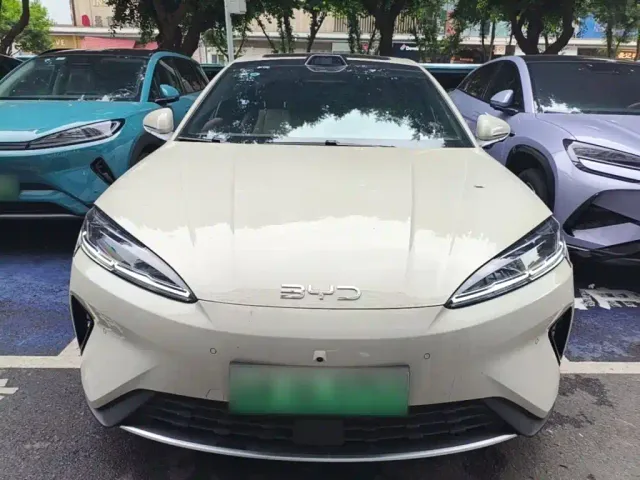 BYD Seal 07 DM-i — Фото автомобиля 2