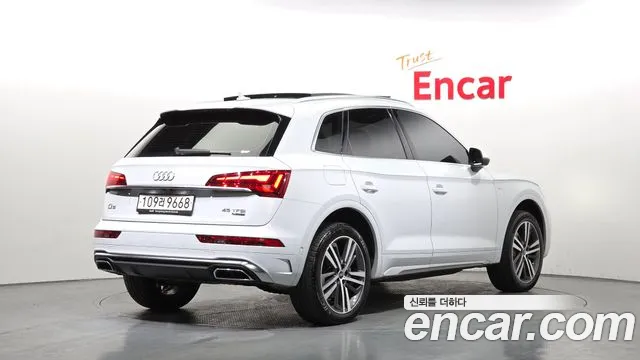Audi Q5 45 TFSI quattro Premium — Фото автомобиля 2