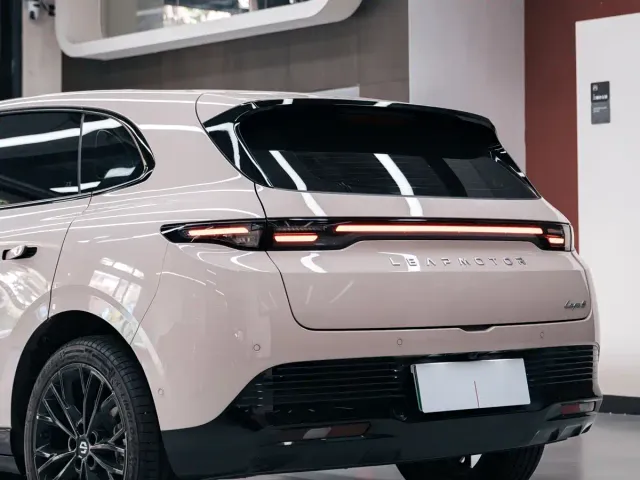 Leapmotor Lafa 5 — Фото автомобиля 8