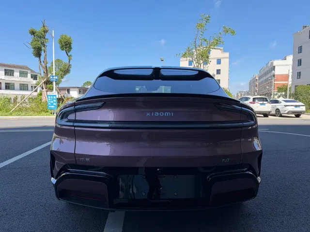 Xiaomi YU7 — Фото автомобиля 5