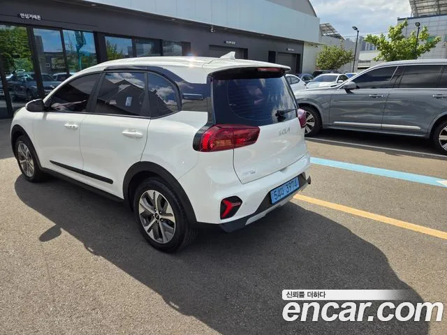 Kia Niro — Фото автомобиля 4