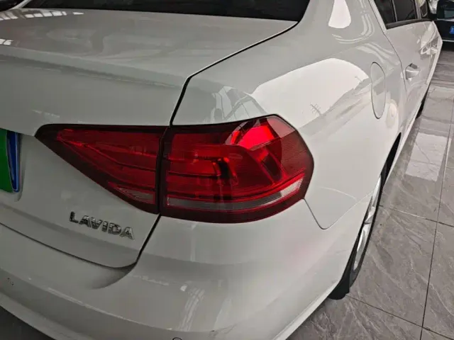 Volkswagen Lavida — Фото автомобиля 7