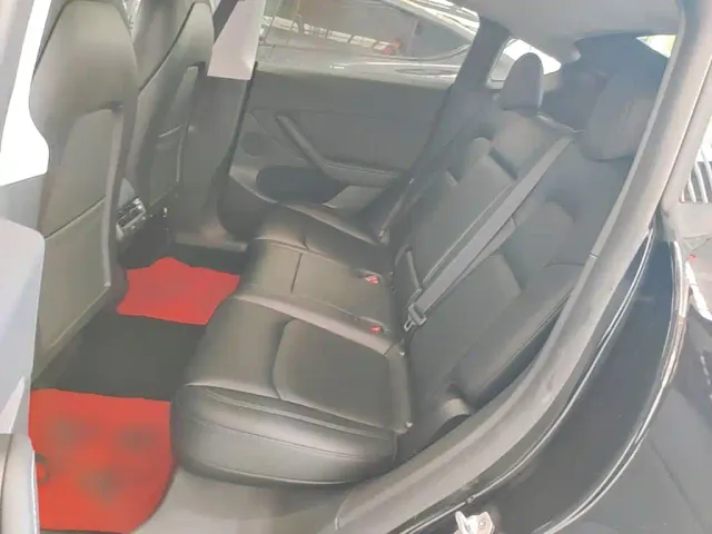 Tesla Model Y — Фото автомобиля 16