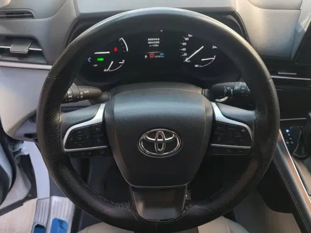 Toyota Sienna — Фото автомобиля 15
