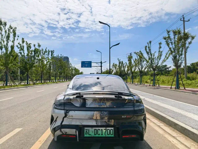 Xiaomi SU7 — Фото автомобиля 5