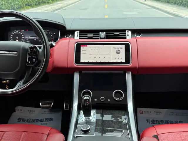 Land Rover Range Rover Sport — Фото автомобиля 13