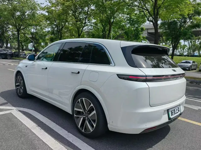 Li Auto L7 — Фото автомобиля 7