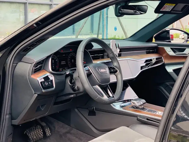 Audi A6L — Фото автомобиля 11