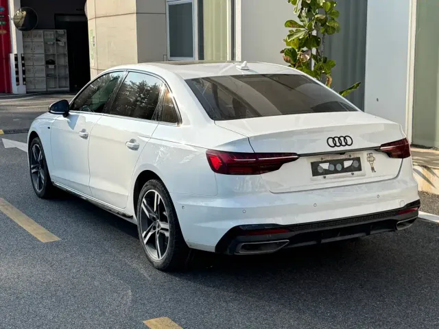 Audi A4L — Фото автомобиля 17