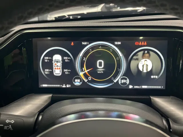 GAC Trumpchi GS8 — Фото автомобиля 9