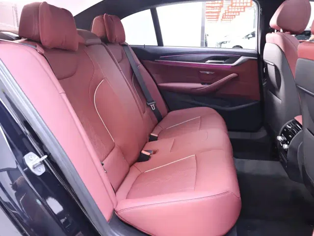 BMW 5 Series — Фото автомобиля 22