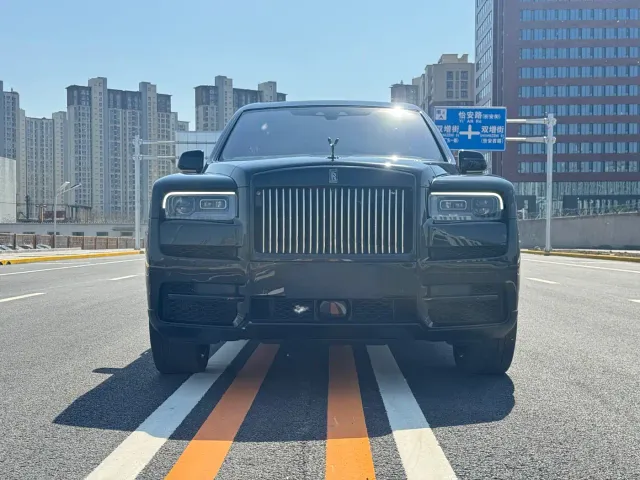 Rolls-Royce Cullinan — Фото автомобиля 2