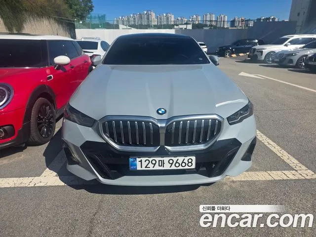 BMW 5 Series G60 — Фото автомобиля 6