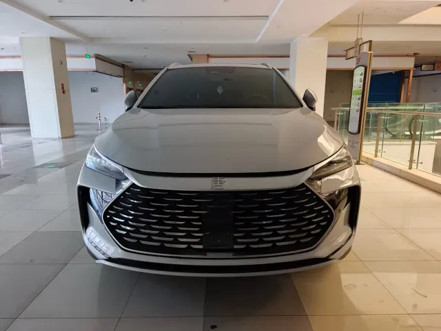 BYD Tang — Фото автомобиля 2