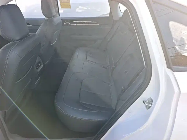 Wuling Starlight — Фото автомобиля 16