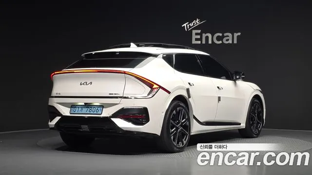 Kia EV6 — Фото автомобиля 2