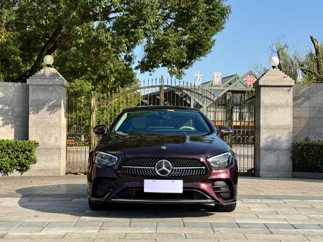 Mercedes-Benz E-Class — Фото автомобиля 2