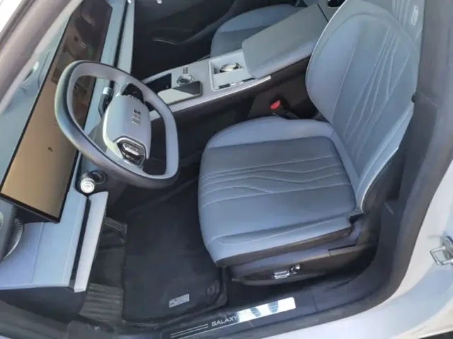 Geely Galaxy E8 — Фото автомобиля 14
