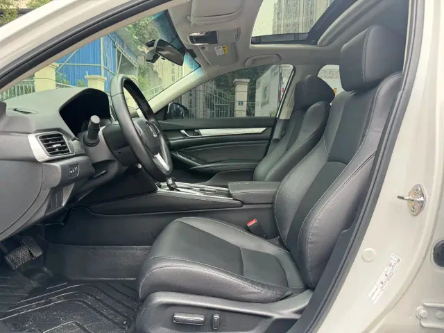 Honda Accord — Фото автомобиля 4