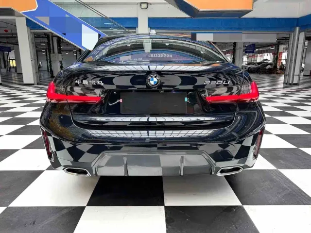 BMW 3 Series — Фото автомобиля 17
