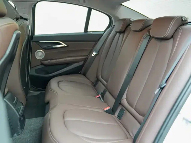 BMW 1 Series — Фото автомобиля 14